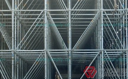 盤扣式腳手架配件、立桿的使用